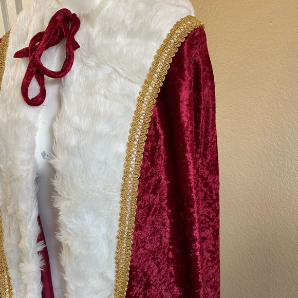 SOLD!!! Red velvet full length cape! 👑 - Picture 2 of 9